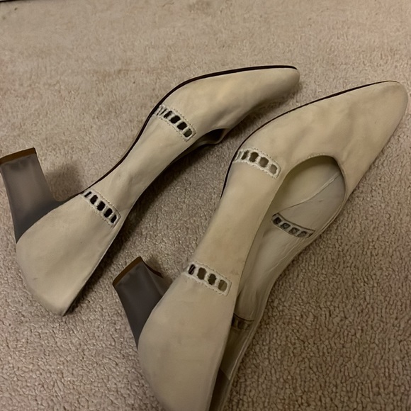 Shoes - Picture 5 of 8